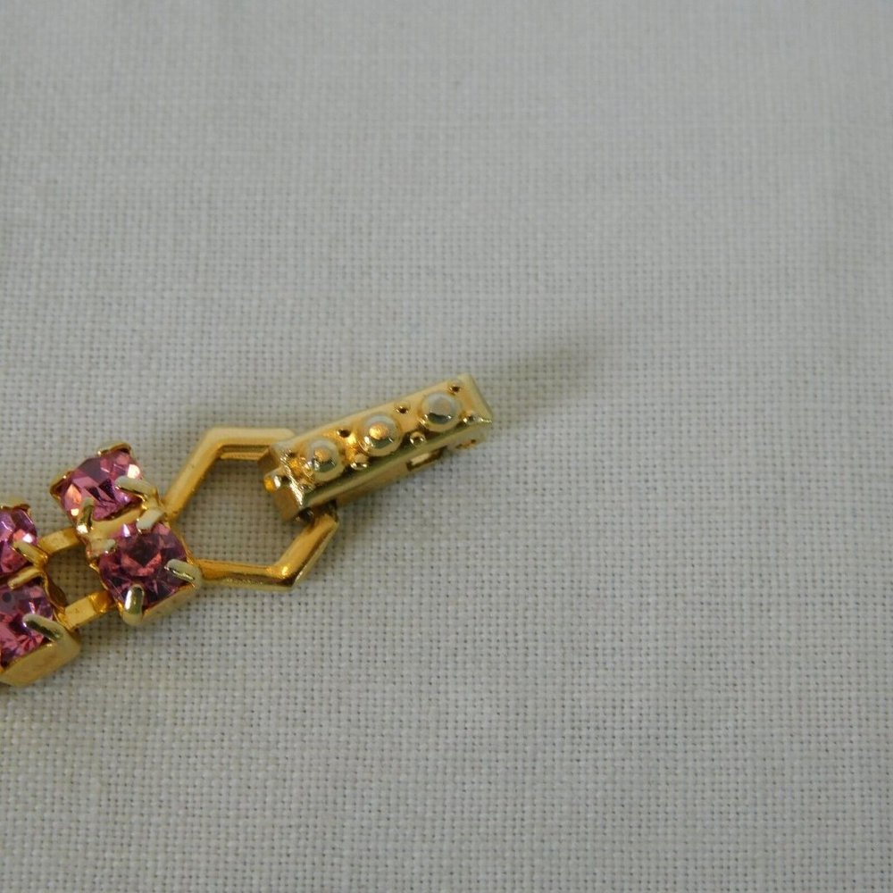 Pink White Crystal Bracelet Unsigned Gold Tone Textured Clasp 7" Long Juliana? - Picture 6 of 9